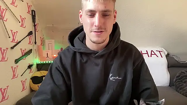 Snapshot of Cookieboy88 chatting on 02.18.26 Cookieboy88 online show from 02.18.26