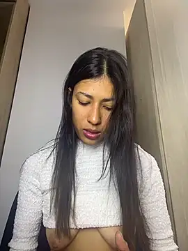 Snapshot of Valentinabaker chatting on 05.01.26 Valentinabaker online show from 05.01.26