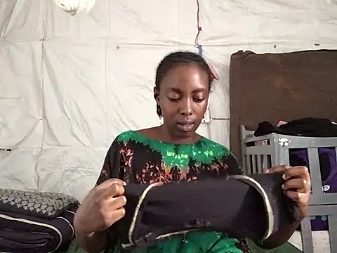 Snapshot of Barbiesharzia chatting on 06.17.26 Barbiesharzia online show from 06.17.26