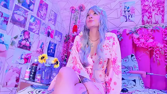 Snapshot of Alicebenett chatting on 09.18.25 Alicebenett online show from 09.18.25