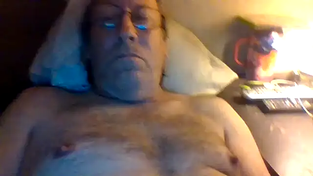 Snapshot of hornyrich69 chatting on 07.08.26 hornyrich69 online show from 07.08.26