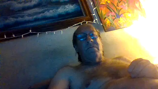 Snapshot of hornyrich69 chatting on 07.28.26 hornyrich69 online show from 07.28.26