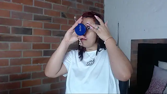 salome  hills1 online show from 03.04.25