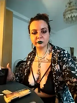 Snapshot of AliceBehind chatting on 03.14.26 AliceBehind online show from 03.14.26