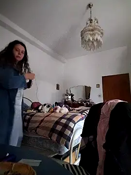 Snapshot of AliceBehind chatting on 03.18.26 AliceBehind online show from 03.18.26