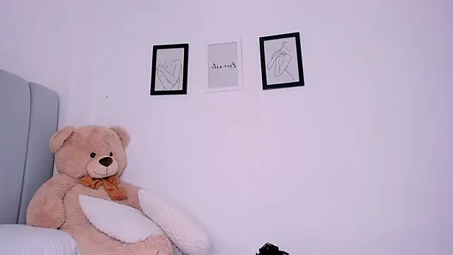 DannaHyde online show from 01.28.25