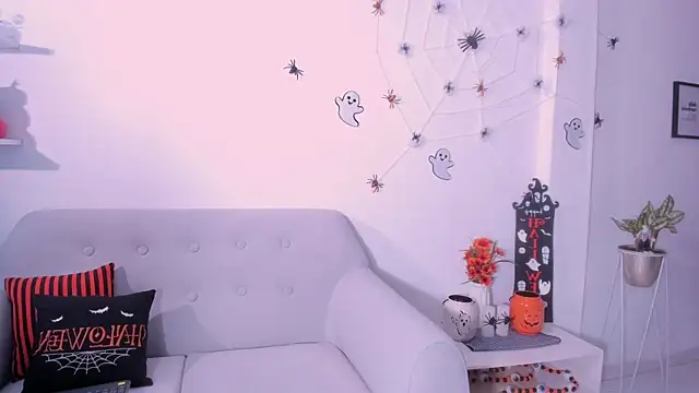 DannaHyde online show from 10.13.25