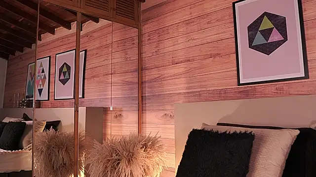 IzzyWild online show from 11.21.25