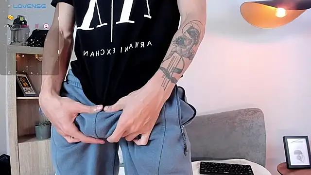 Snapshot of badboy_one_ chatting on 10.25.25 badboy one online show from 10.25.25