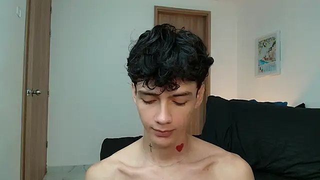 Snapshot of badboy_one_ chatting on 11.07.25 badboy one online show from 11.07.25