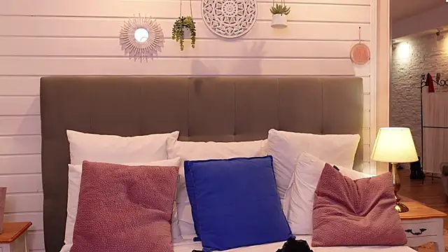 LinaReese online show from 01.18.25