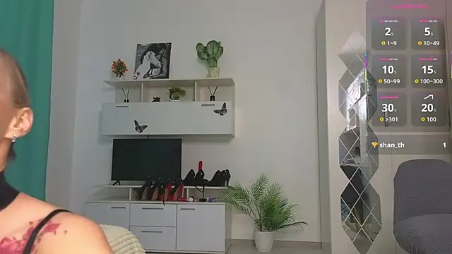 Snapshot of Molliblum chatting on 06.03.26 Molliblum online show from 06.03.26