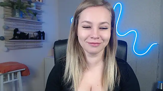 holly xglam online show from 12.23.24