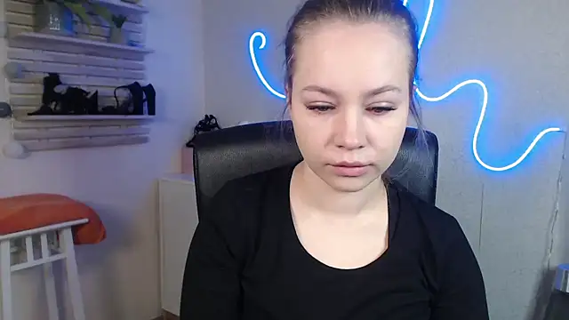 holly xglam online show from 12.31.24