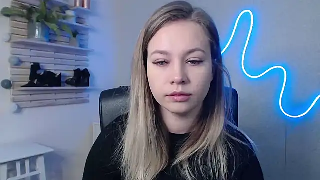 holly xglam online show from 01.09.25