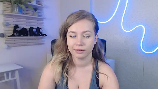 holly xglam online show from 02.13.25