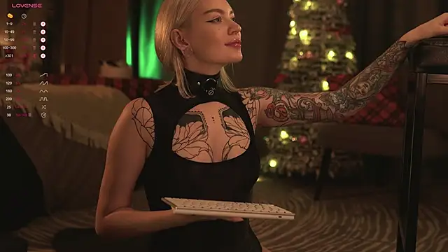 LinaKinky online show from 12.30.24