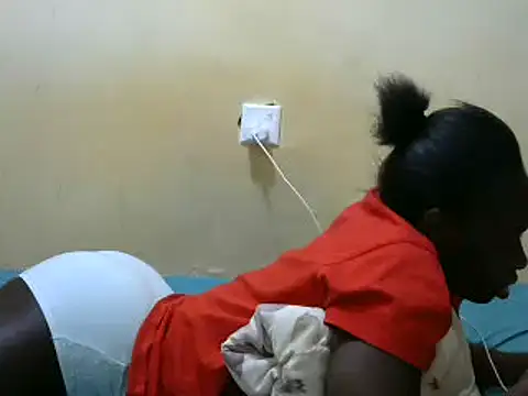 Snapshot of sweet_lily2 chatting on 02.08.25 sweet lily2 online show from 02.08.25