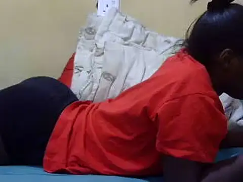 Snapshot of sweet_lily2 chatting on 03.20.25 sweet lily2 online show from 03.20.25