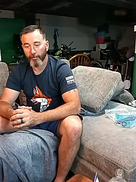 Snapshot of bongripingclitlicker chatting on 05.18.26 bongripingclitlicker online show from 05.18.26