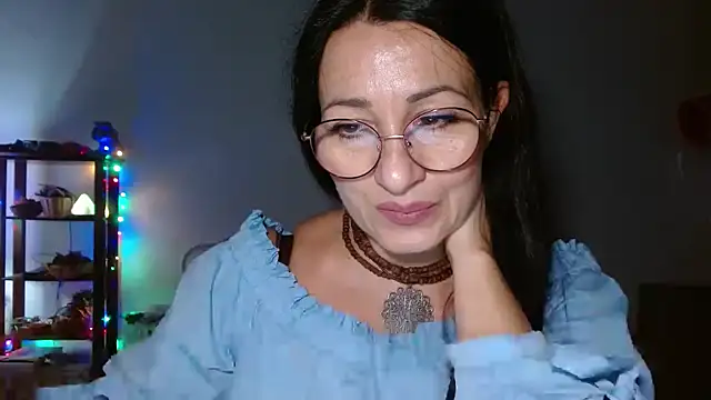 KeisyNeonX online show from 11.03.25