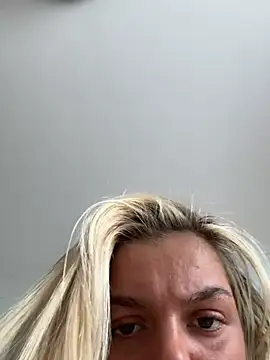 Snapshot of IrishTeenBarbie69 chatting on 04.05.26 IrishTeenBarbie69 online show from 04.05.26