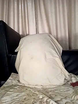 Snapshot of ANAYA-B chatting on 11.15.25 ANAYA-B online show from 11.15.25