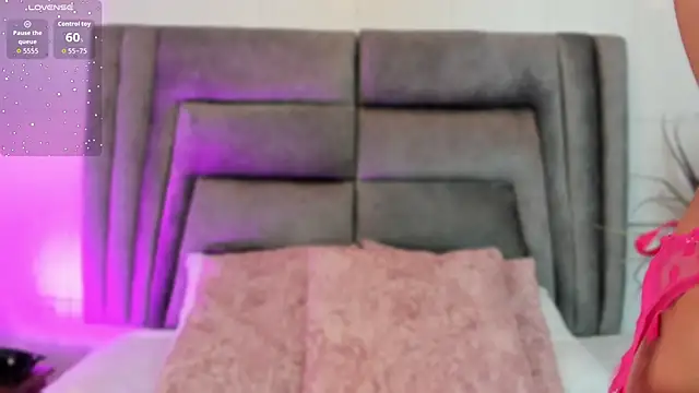 sophiee smith online show from 10.20.25