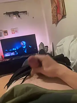 Snapshot of sollzii chatting on 03.13.25 sollzii online show from 03.13.25