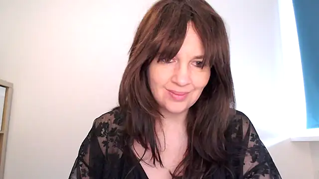 Snapshot of Ella_Next_Door chatting on 02.01.26 Ella Next Door online show from 02.01.26