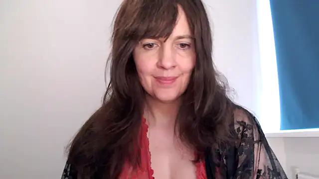 Snapshot of Ella_Next_Door chatting on 02.24.26 Ella Next Door online show from 02.24.26