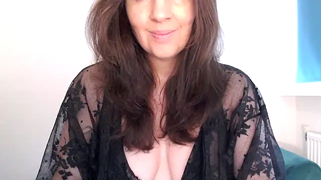 Snapshot of Ella_Next_Door chatting on 02.28.26 Ella Next Door online show from 02.28.26