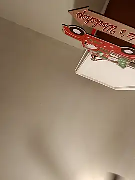 AllLeggs online show from 12.28.24