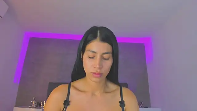 jasminehill  online show from 02.22.25