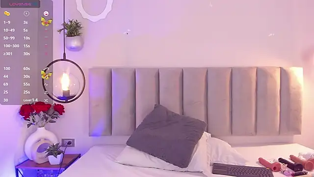  Dahiana online show from 03.05.25