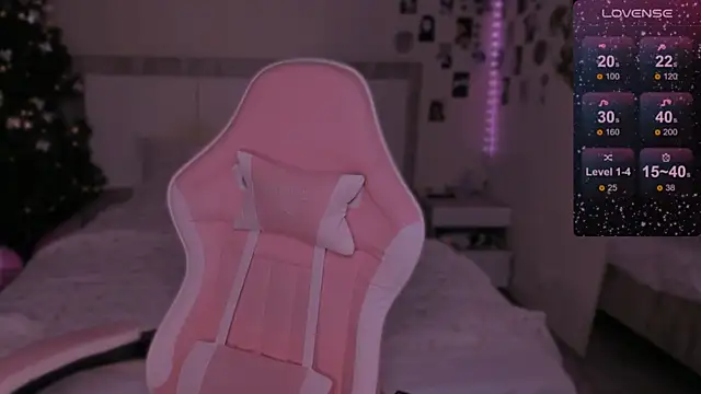 CoddleWeeper  online show from 12.04.24