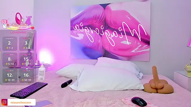 Miagiorgia  online show from 12.04.25