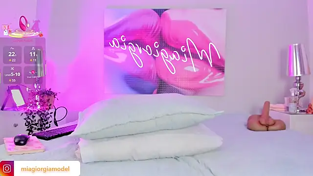 Snapshot of Miagiorgia_ chatting on 04.17.26 Miagiorgia online show from 04.17.26