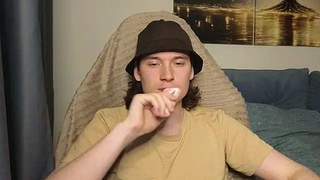 Snapshot of MoreRealAlex chatting on 06.25.26 MoreRealAlex online show from 06.25.26