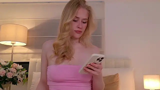 JuliaJaee online show from 03.17.26