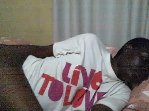 Snapshot of ara_bella chatting on 10.28.25 ara bella online show from 10.28.25