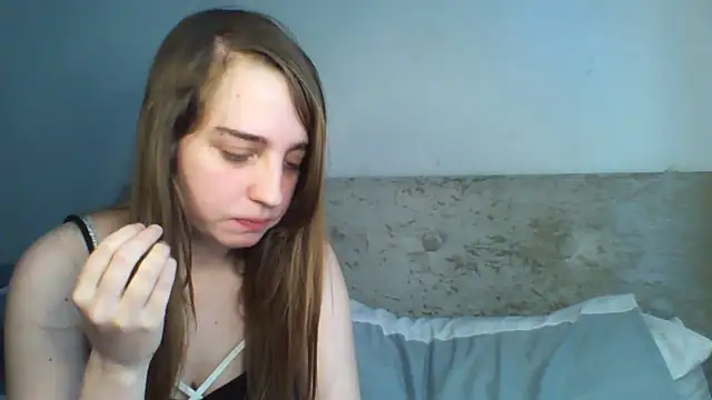 Snapshot of EvieRoseex chatting on 04.23.26 EvieRoseex online show from 04.23.26