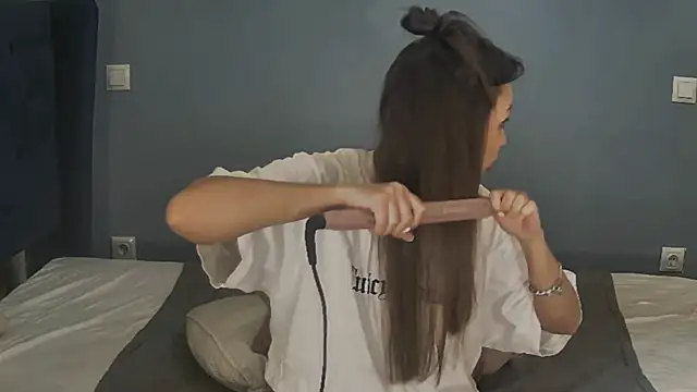 AnnaMaee online show from 01.16.25