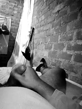 Snapshot of Dnick2 chatting on 01.04.25 Dnick2 online show from 01.04.25