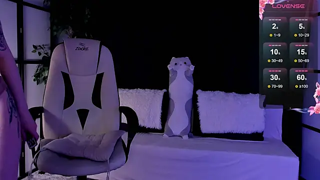 risingrose  online show from 03.07.25