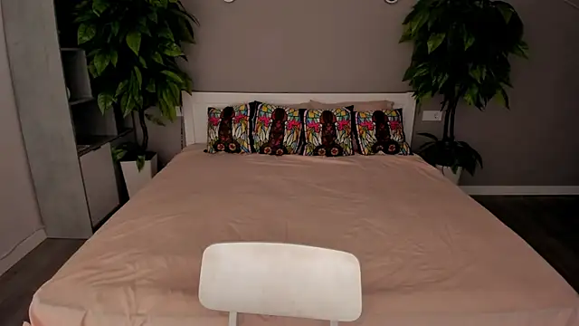 MagicPeachh  online show from 09.26.25