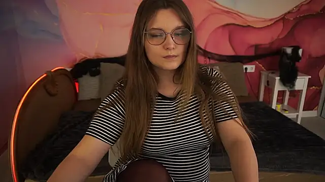 MagicPeachh  online show from 10.29.25