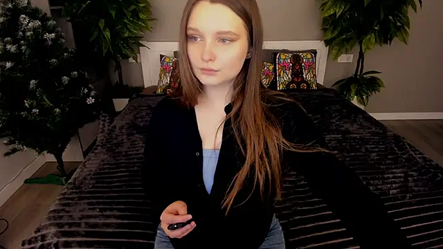 MagicPeachh  online show from 12.15.25