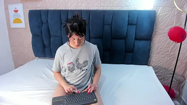 Victoria Coleman online show from 02.24.25