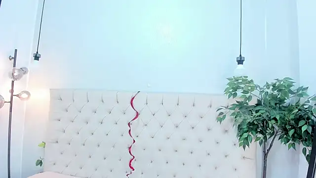 Victoria Coleman online show from 02.23.26